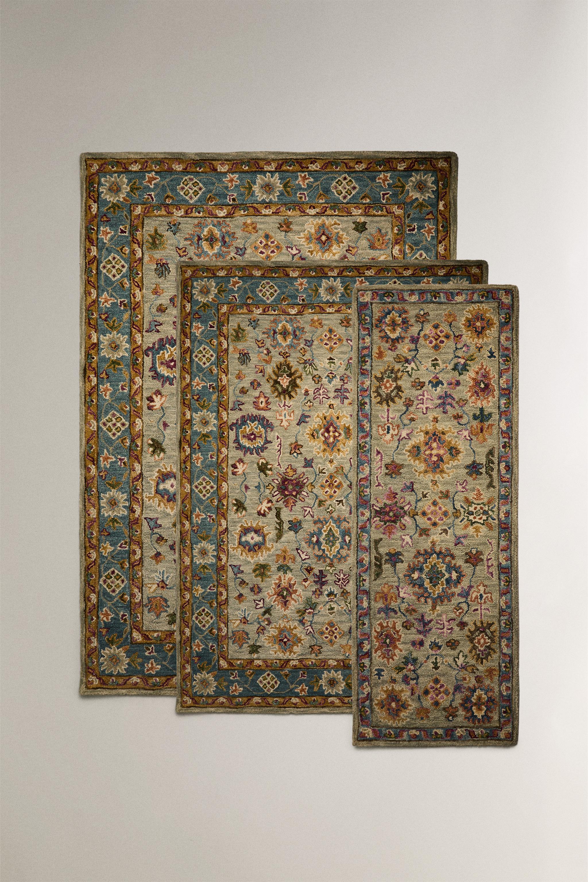 SYMMETRICAL FLORAL PRINT WOOL AREA RUG